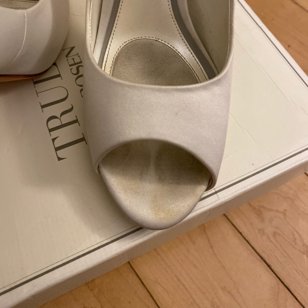 Truly Zac Posen size 7 wedding heels
